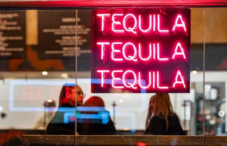 is más por favor a top spot for date nights, group outings, and late-night food in las Vegas