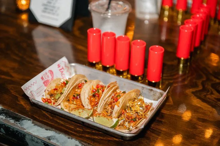 Street-style tacos at Más Por Favor, showing what makes it one of Las Vegas’ most unique Mexican speakeasy restaurants